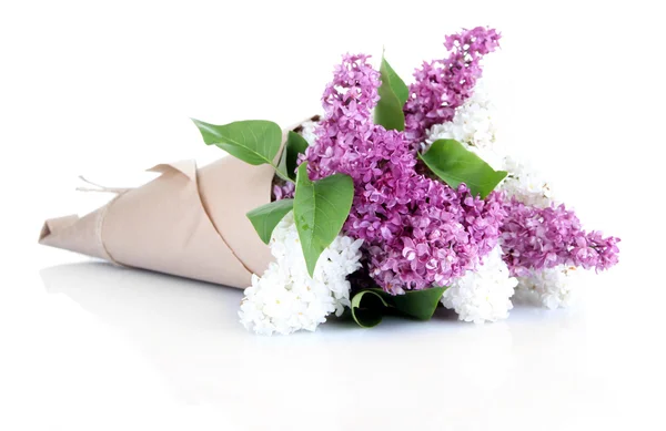 Mooi boeket van lila bloemen geïsoleerd op wit — Stockfoto