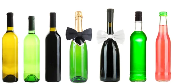 Κολάζ από διαφορετικές αλκοόλ μπουκάλια που απομονώνονται σε λευκό — Φωτογραφία Αρχείου