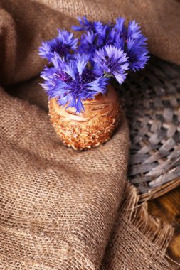 ahşap zemin üzerine vazo içinde güzel Peygamber