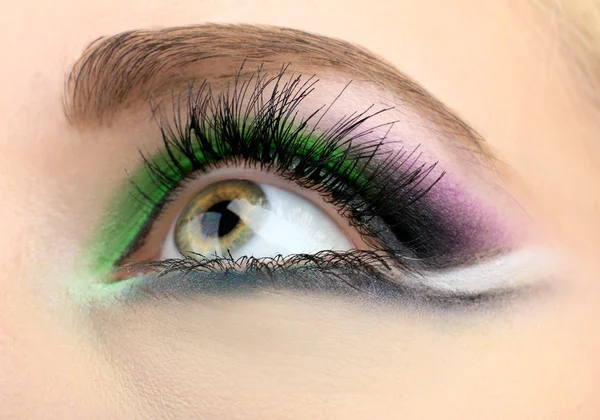 Beautiful eye with bright make-up, close up — Stock Photo, Image