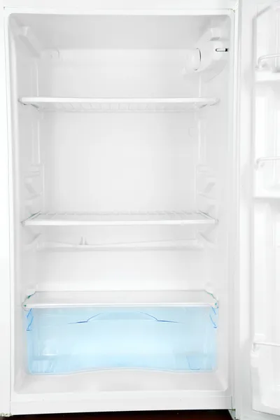 Abra o refrigerador branco vazio — Fotografia de Stock