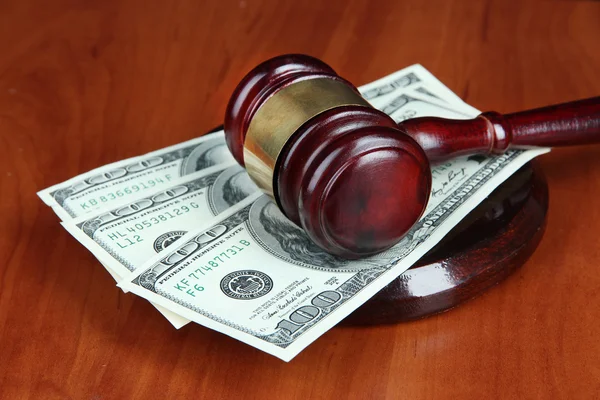 Gavel and money on table close-up — Stock Photo, Image