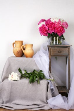 pembe peonies ile güzel kompozisyon