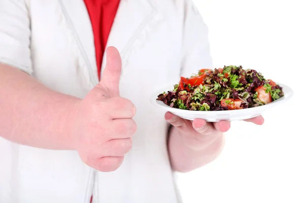 Товстий чоловік з винним склом та овочевим салатом, ізольований на білому — стокове фото