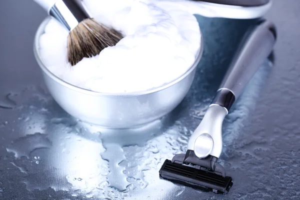 Male luxury shaving kit on gray background — Stock Photo, Image