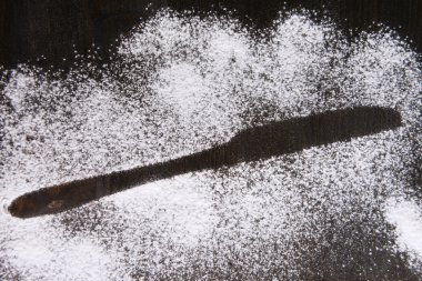 un üzerinde tablo yakın çekim yapılmış bıçak Künye 