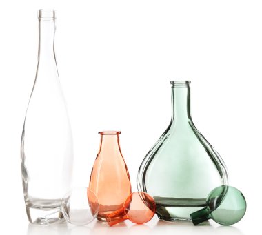 Dekoratif şişeler, üzerinde beyaz izole