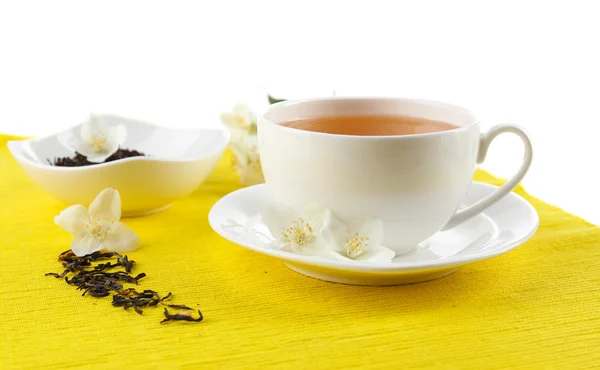 Tè al gelsomino sul tavolo — Foto Stock