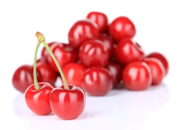 Cerezas dulces aisladas en blanco — Foto de Stock