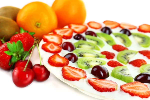 Zelfgemaakte zoete pizza met fruit, close-up — Stockfoto