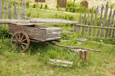 eski ahşap sepeti, açık havada