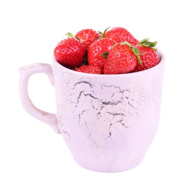 Özel renk üzerine beyaz izole kupa Olgun tatlı çilek