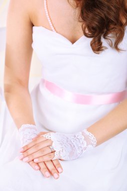 Gelin, elinde eldiven düğün yakın çekim