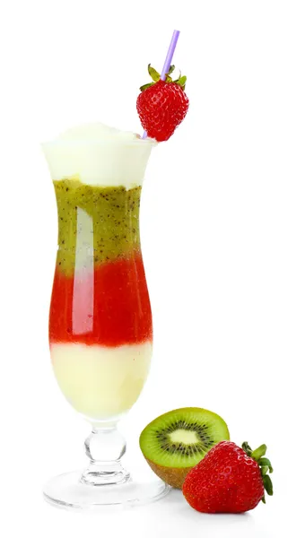 Lahodné ovocné smoothie izolované na bílém — Stock fotografie