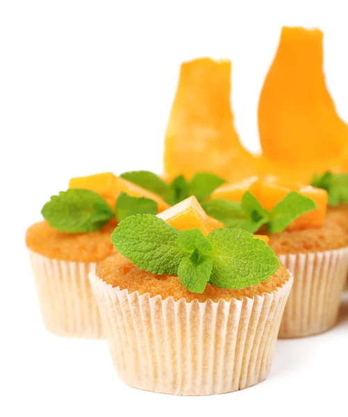 Smakelijke Pompoen muffins, geïsoleerd op wit — Stockfoto