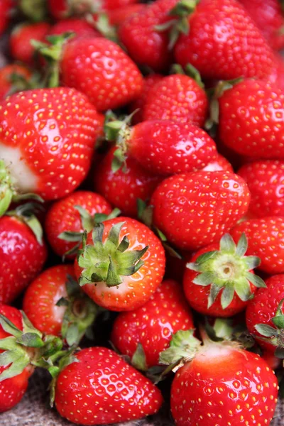 Reife süße Erdbeeren Hintergrund — Stockfoto