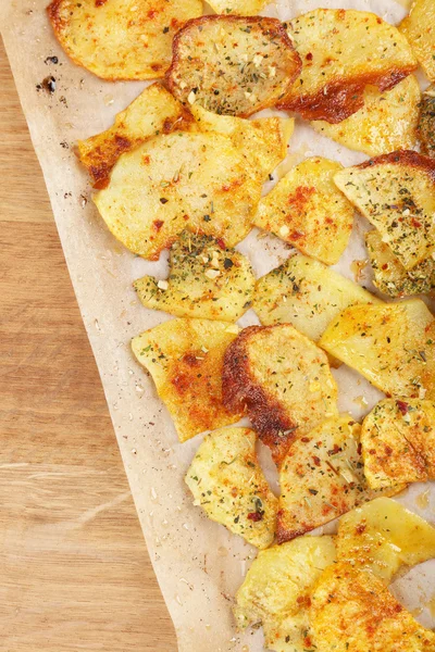 Patatas fritas caseras en la mesa, de cerca —  Fotos de Stock