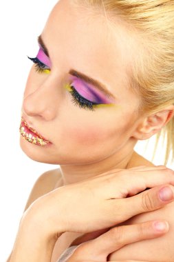 parlak bir makyaj, güzel bir kadınla yakın çekim