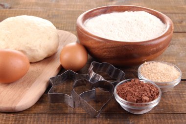 Çerezler üzerinde ahşap arka plan yapmak için malzemeler