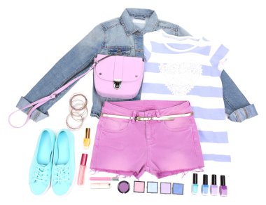 Kadın giyim üzerine beyaz izole