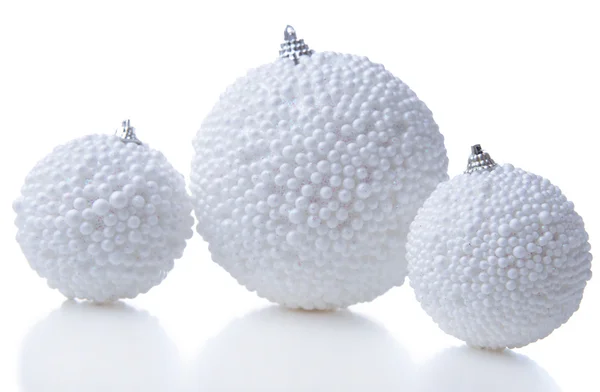 Різдвяні кульки, ізольовані на білому — стокове фото