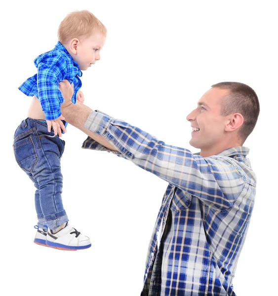 Glücklicher junger Vater mit kleinem Sohn isoliert auf weiß — Stockfoto
