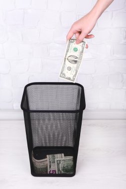 Paranı gri duvar arka plana atma