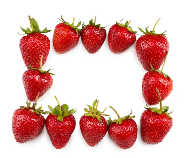 흰색 절연 빨간색 잘 익은 딸기 — 스톡 사진