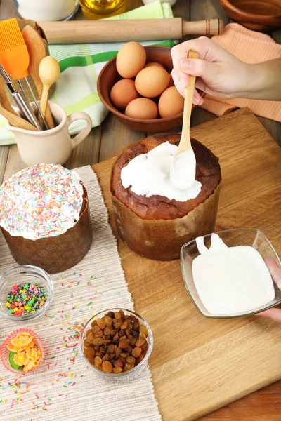 Easter cake preparing in kitchen — Stock Photo, Image