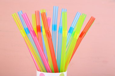 pembe bir arka plan üzerine payet