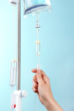 Tek kullanımlık infüzyon mavi arka plan ayarla