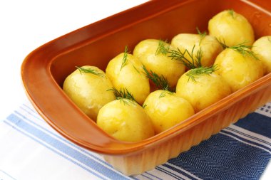 haşlanmış patates, genç yakın çekim 