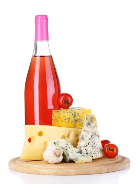 Pink wine and different kinds of cheese isolated on white — Stock Photo, Image