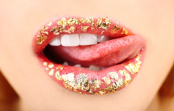 Piękne kobiece usta, z bliska — Zdjęcie stockowe