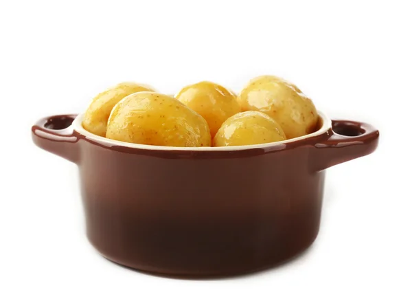 Giovani patate bollite in ciotola, isolate su bianco — Foto Stock