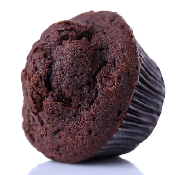 Muffin al cioccolato isolato su bianco — Foto Stock