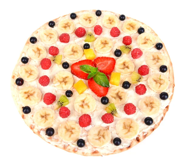 Pizza dulce con frutas aisladas en blanco — Foto de Stock