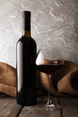 cam şarap şişeleri