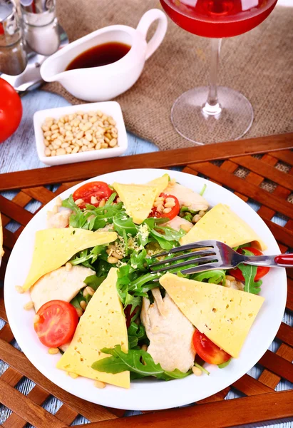 Fresh salad with arugula, close up — Stock Photo, Image