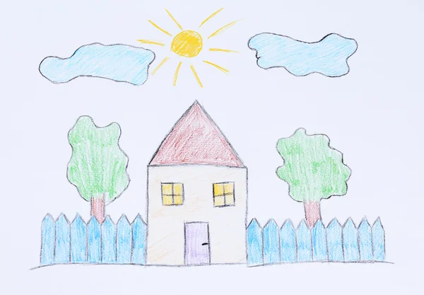 Barn teckning av hus på bord, på nära håll — Stockfoto