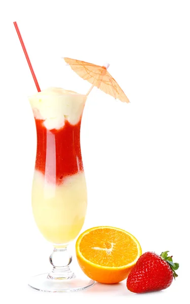 Delicioso batido de frutas aislado en blanco —  Fotos de Stock