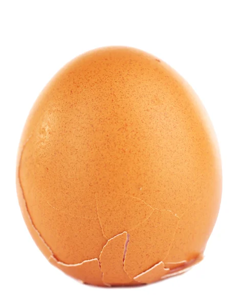 Rozbite jajo izolowane na białym — Zdjęcie stockowe