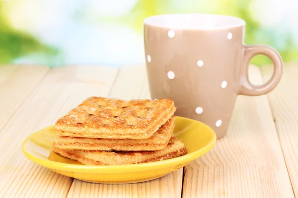 Taza de té y galletas — Foto de Stock