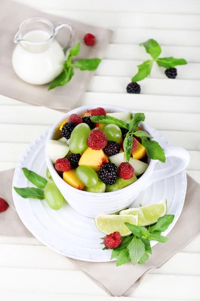 Insalata di frutta in tazza — Foto Stock