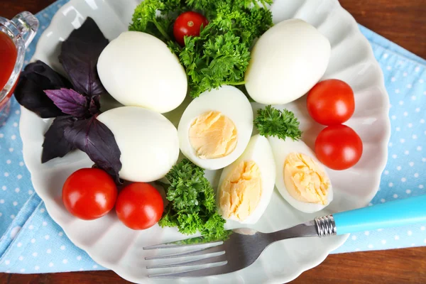 Gekochte Eier auf Teller — Stockfoto