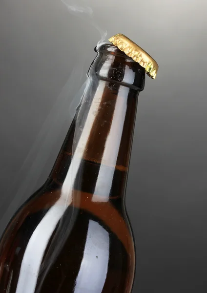 Top of open wet beer bottle — Stock Photo, Image