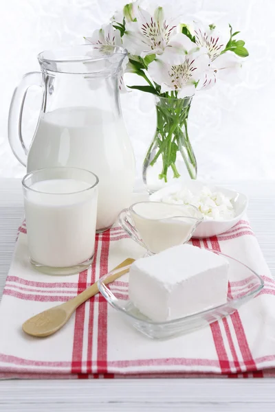 Produtos lácteos saborosos — Fotografia de Stock