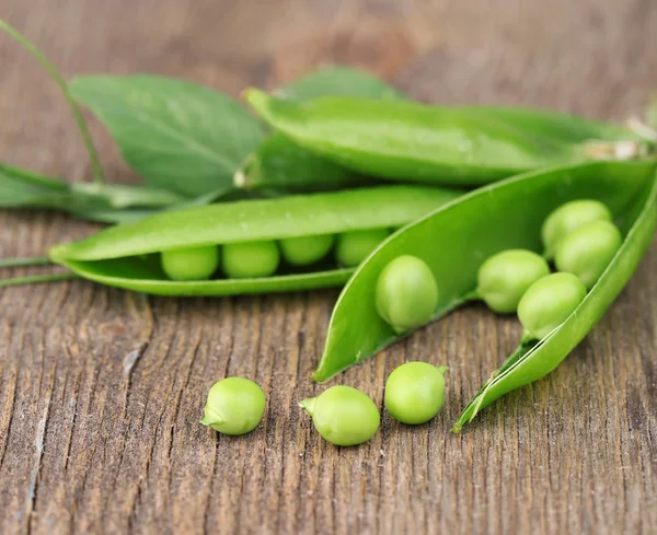 Fresh green peas — Stock Photo, Image