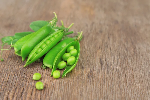 Fresh green peas — Stock Photo, Image