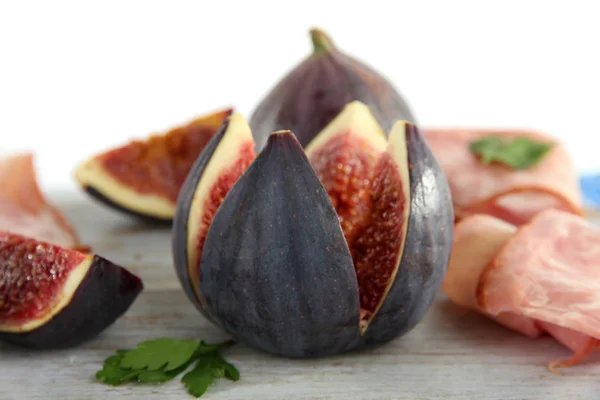 Jambon ile lezzetli incir — Stok fotoğraf